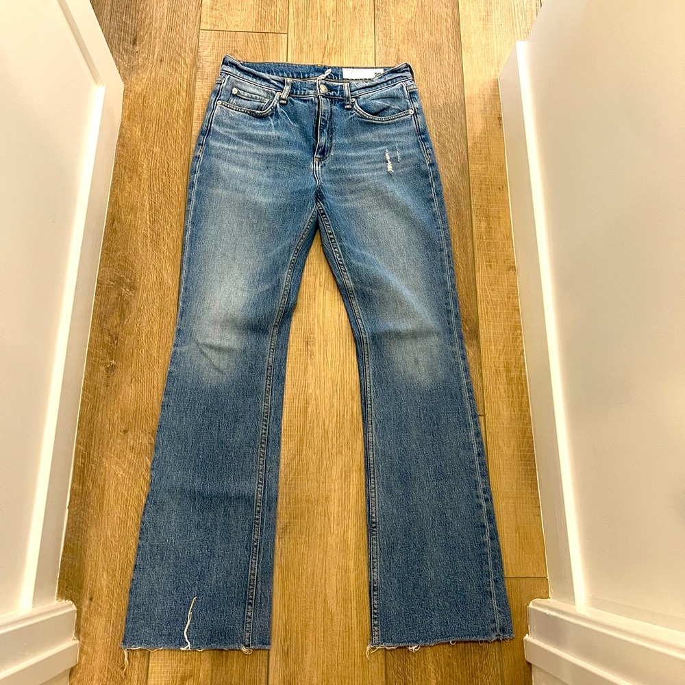 Rag and Bone loose fitting wide leg jeans. Size 28